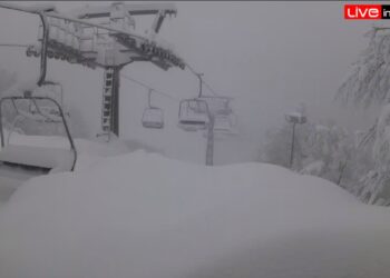 Accumuli di neve eccezionali alla Doganaccia, Appennino Pistoiese