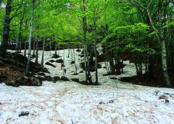 Neve residua di fine Maggio al Lago Santo Modenese